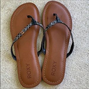 Roxy flip flops 7